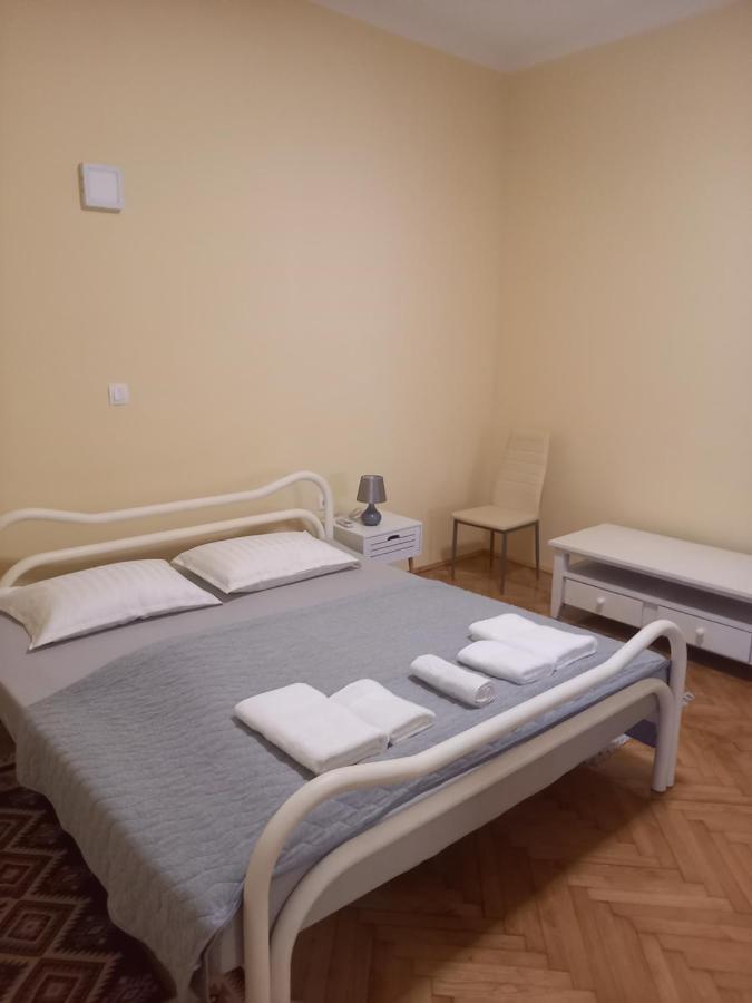 Oskar Amphitheater Apartments And Rooms With Free Parking Pula Cameră foto
