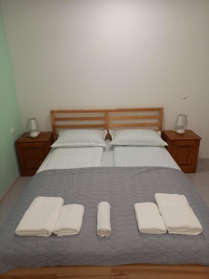 Oskar Amphitheater Apartments And Rooms With Free Parking Pula Cameră foto